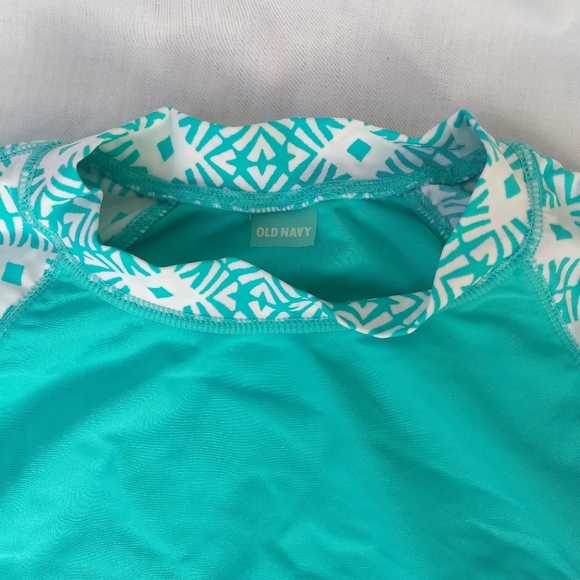Old Navy▪️Swim Rashguard Top - Picture 2 of 2